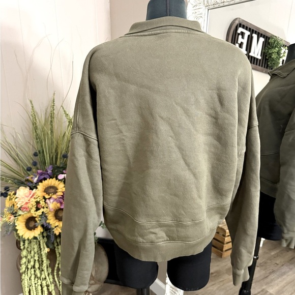 Outdoor Voices • Nimbus 1/4 Zip Sweatshirt - Picture 10 of 12